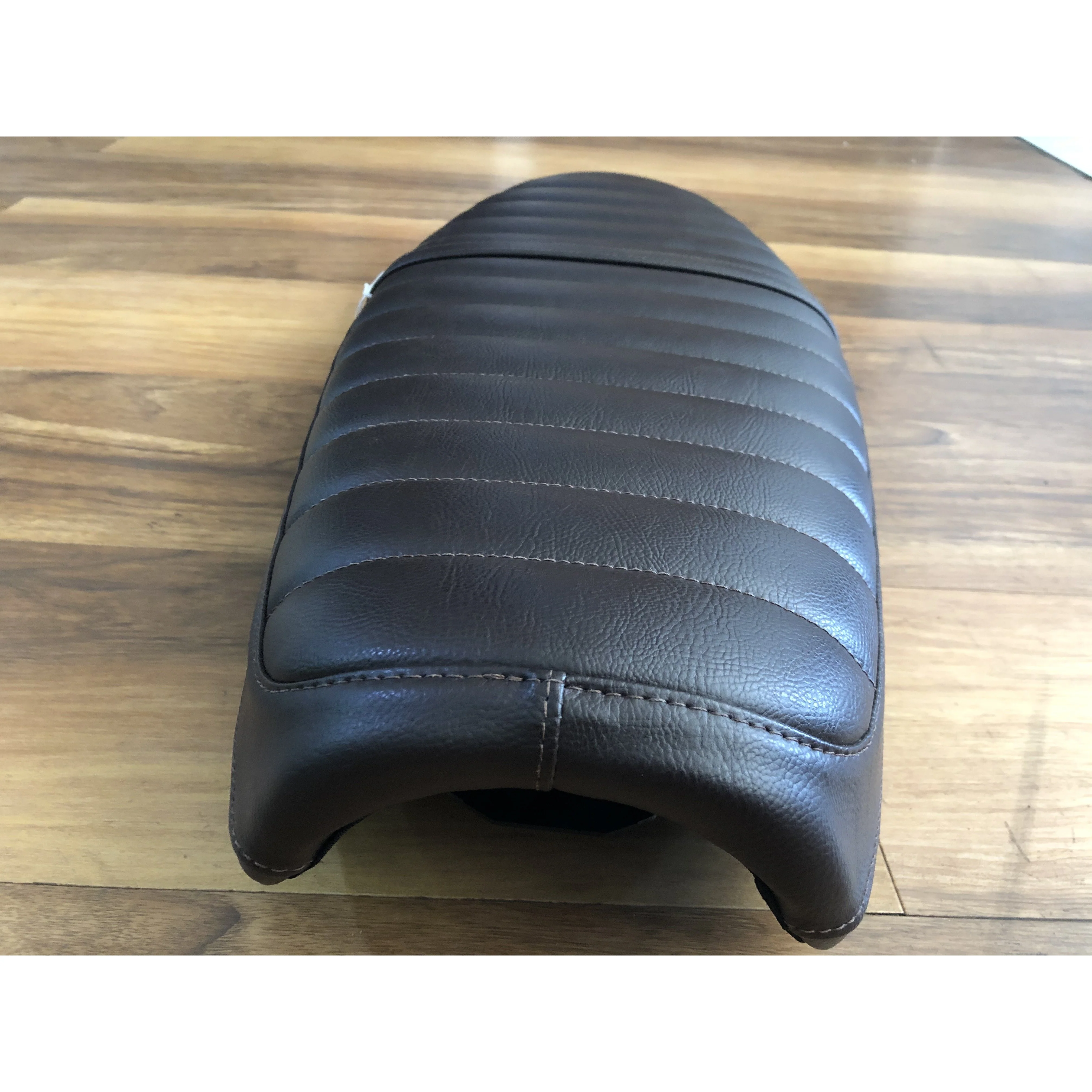 Triumph Bench Seat Brown A2304634 - Image 2