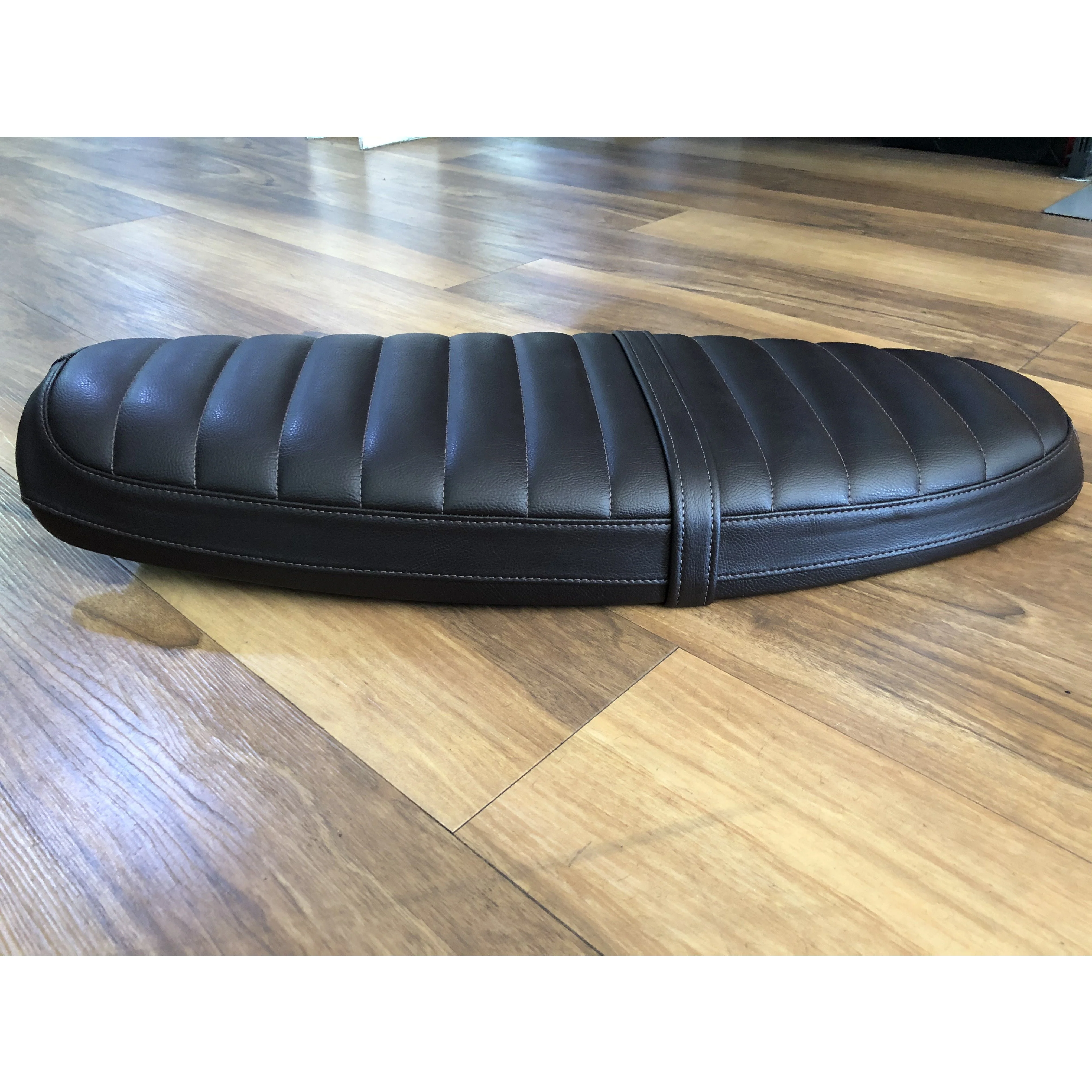 Triumph Bench Seat Brown A2304634 - Image 4